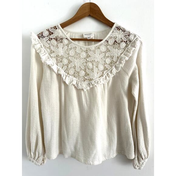 Elegant White Lace Women's Top - Picture 2 of 7